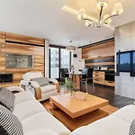 Luxurious Walonska With Underground Garage By Renters * Wrocław