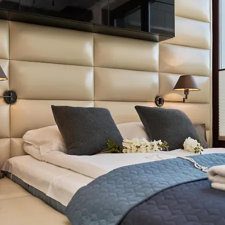 Luxurious Walonska With Underground Garage By Renters * فروتسواف
