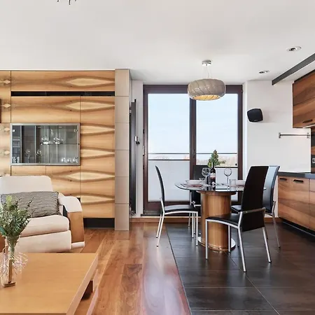 Luxurious Walonska With Underground Garage By Renters شقة *