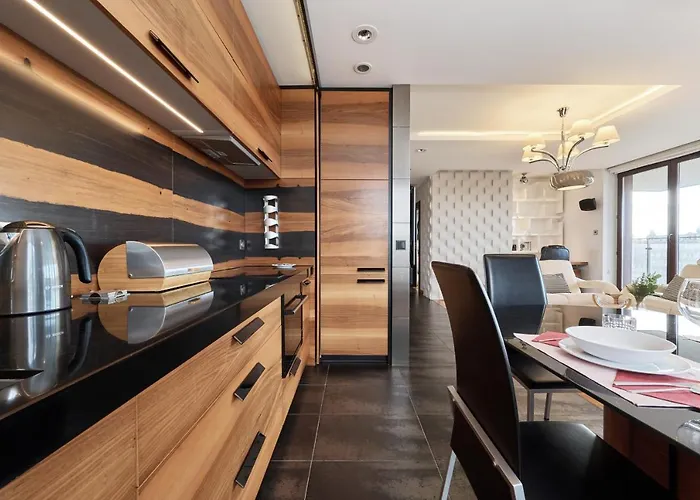 Luxurious Walonska With Underground Garage By Renters Wrocław