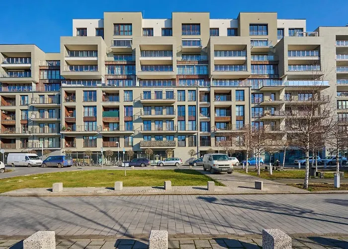 Luxurious Walonska With Underground Garage By Renters Lejlighed